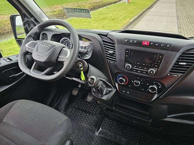 High-roof van IVECO DAILY 35S14 L2H2 Airco Euro6
