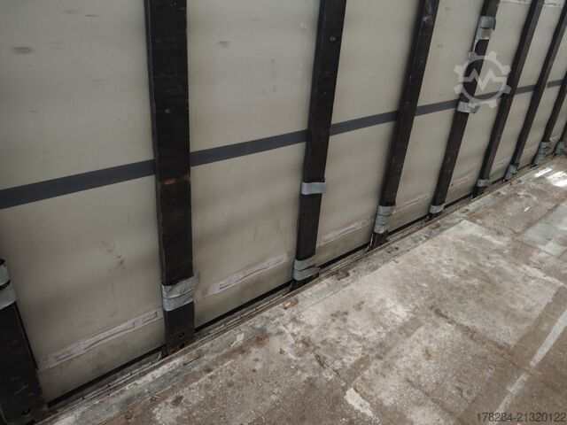 Open semitrailer with tarp Schmitz Cargobull S01 QuickSlide Liftachse Palettenanschl