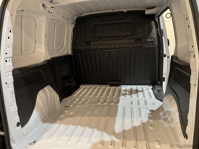 Yüksek tavanlı istasyon vagonu Opel Combo 1.2 PureTech 110 PK L1 BENZINE / Euro 6 /...