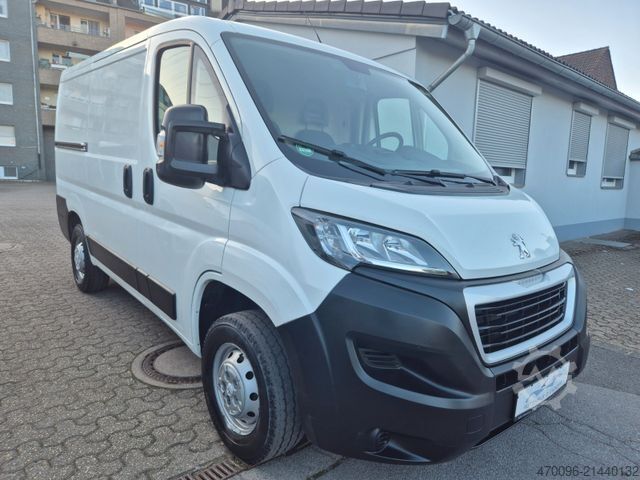 Bestelwagen met verhoogd dak MERCEDES-BENZ Sprinter 314 Kasten L2/H2*3 Sitzer*Klima*Regale*