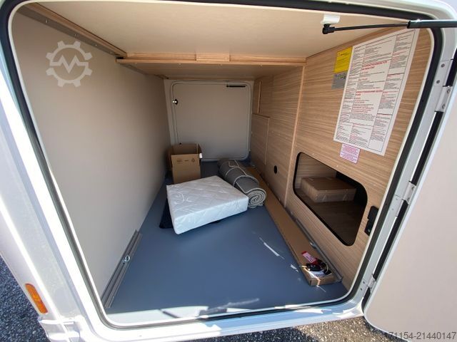 Half-integraal camper HOBBY Optima De Luxe T70 GE,Automatik