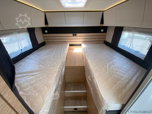 Half-integraal camper HOBBY Optima De Luxe T70 GE,Automatik