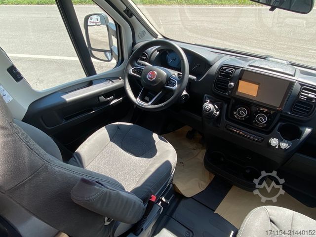 Half-integraal camper HOBBY Optima De Luxe T70 GE,Automatik