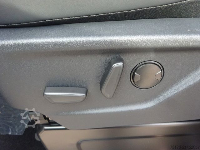 Minibus FORD Tourneo Custom L2 Titanium X Matrix Pano B&O AHK