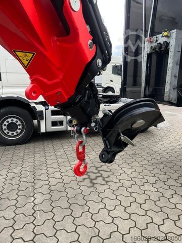 Vrachtauto met open laadbak VOLVO FH 500 8x4 Kran F820 RA2.27 Jib & Winde Sofort