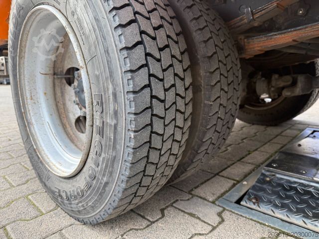 Aangepaste bestelwagen MITSUBISHI Canter FUSO Kehrmaschine BROCK SL140 4 m³