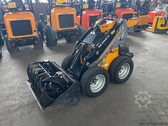 Cargador Giant SK252D Skidster met pelikaanbak 75 uur