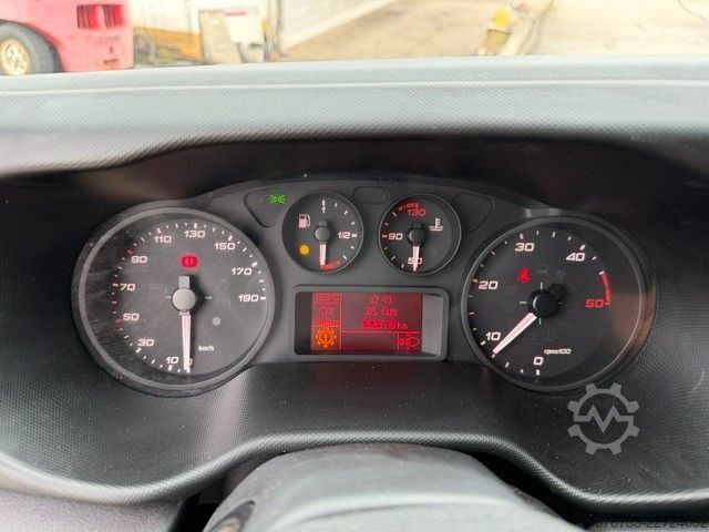 Furgão fechado IVECO Daily 35C16 3.0 ¤6E Koffer LBW Klima