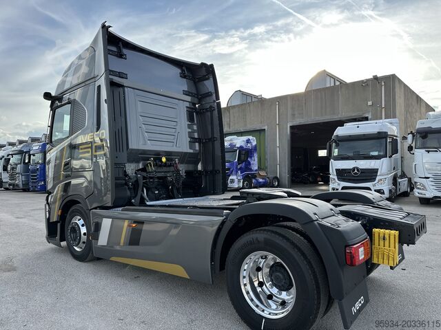 Trattore stradale standard Iveco S-WAY 500 