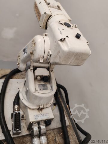 Endüstriyel robot kontrol ünitesi olmadan satılmaktadır. Yaskawa Motoman YR-SV3-J30