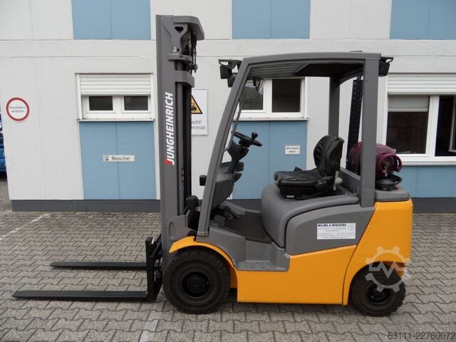 Treibgasstapler Jungheinrich TFG 316 - Triplex - wenig Stunden