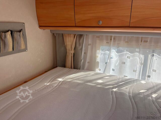 Caravana semiintegrada ADRIA 687 SP - Festbett - Automatik - Klima - AHK -