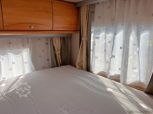 Caravana semiintegrada ADRIA 687 SP - Festbett - Automatik - Klima - AHK -