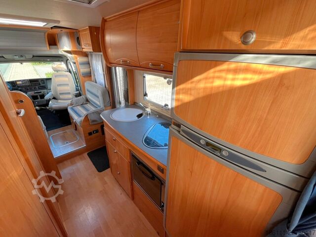 Caravana semiintegrada ADRIA 687 SP - Festbett - Automatik - Klima - AHK -