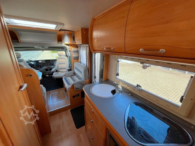 Caravana semiintegrada ADRIA 687 SP - Festbett - Automatik - Klima - AHK -