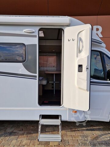 Caravana semiintegrada CARADO T337 PRO 140PS Automat