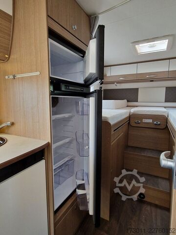 Caravana semiintegrada CARADO T337 PRO 140PS Automat