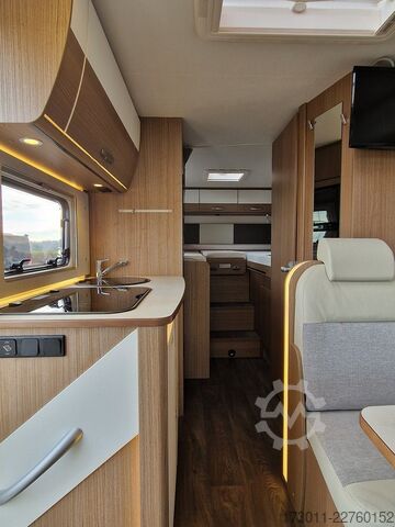 Caravana semiintegrada CARADO T337 PRO 140PS Automat