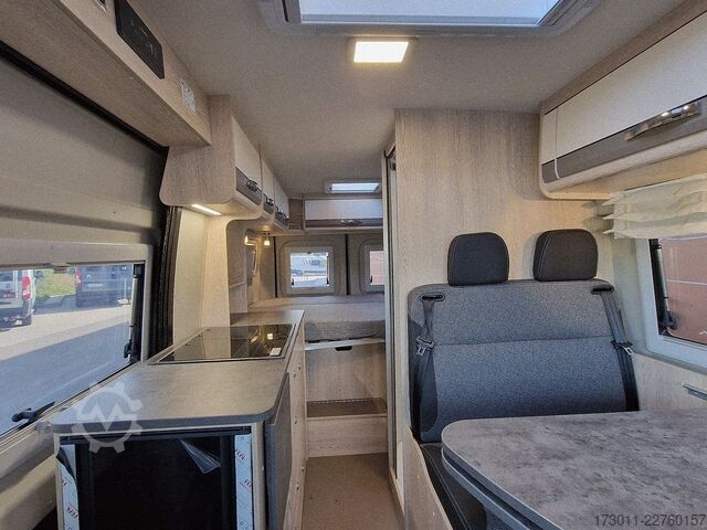 Autocaravana PÖSSL Summit 600 Plus Automat Markise Solar Navi AHK