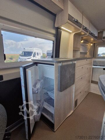 Autocaravana PÖSSL Summit 600 Plus Automat Markise Solar Navi AHK