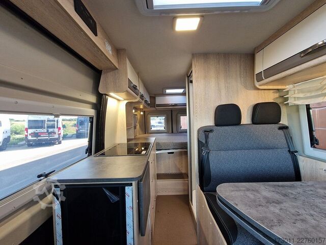 Autocaravana PÖSSL Summit 600 Plus Automat Markise Solar Navi AHK