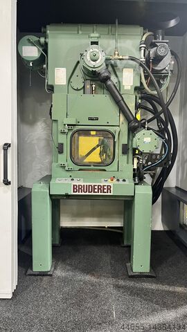 Poinçonneuse automatique BRUDERER BSTA 200M