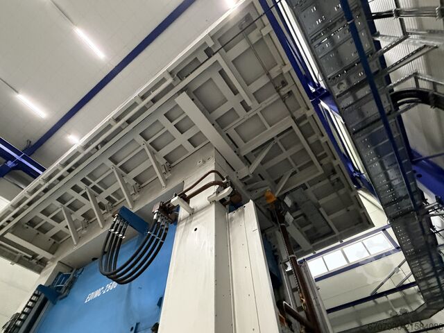 Pressa idraulica Loire Gestamp 2500-600-200/50