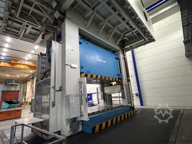 Pressa idraulica Loire Gestamp 2500-600-200/50