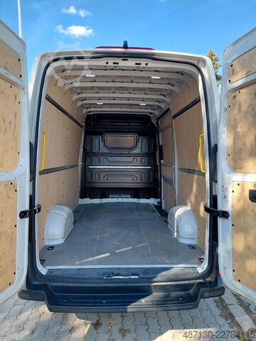Panelová dodávka VW Crafter 2.0 TDI 35 FWD