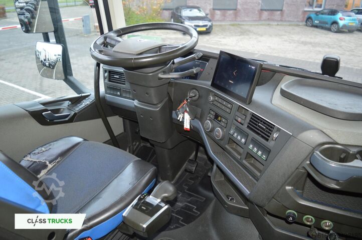 Standard tractor unit VOLVO FH 460 Globetrotter XL Varios i-Save
