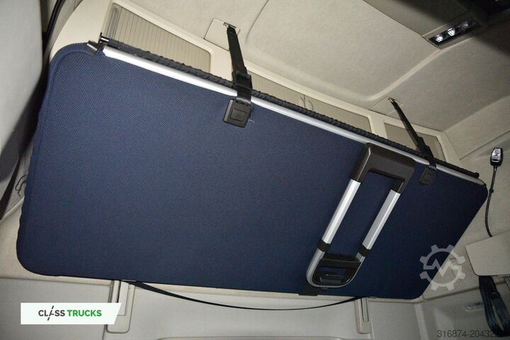 Standard tractor unit VOLVO FH 460 Globetrotter XL Varios i-Save