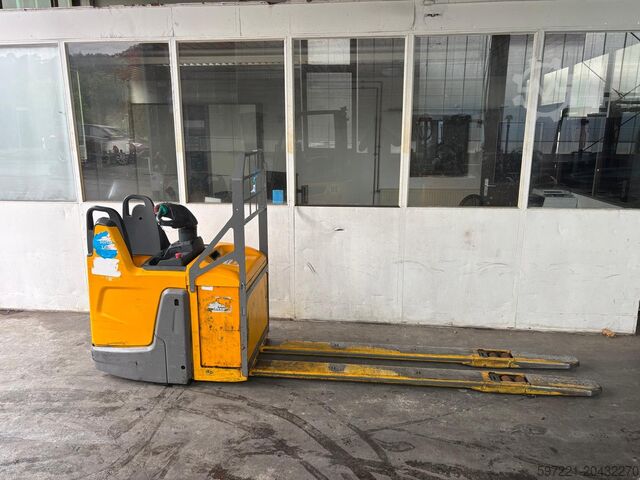 Stivuitoare cu platformă de staționare Jungheinrich ERE 225 - 2400mm