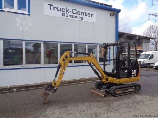 Mini excavator CATERPILLAR 301.7D SW + Schaufel