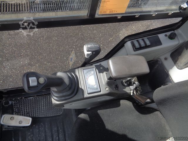 Mini excavator CATERPILLAR 301.7D SW + Schaufel