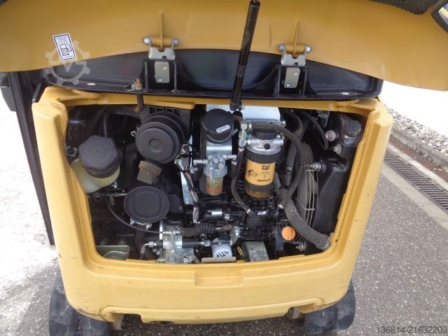 Mini excavator CATERPILLAR 301.7D SW + Schaufel