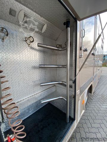 Cattle truck MAN 12 220 5 Pferde Wohnung