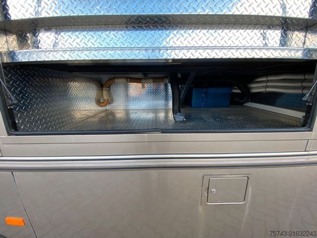 Cattle truck MAN 12 220 5 Pferde Wohnung