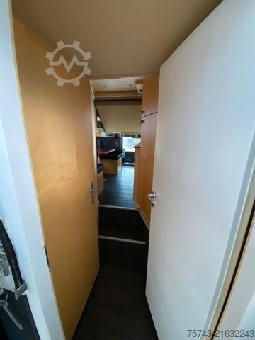 Cattle truck MAN 12 220 5 Pferde Wohnung