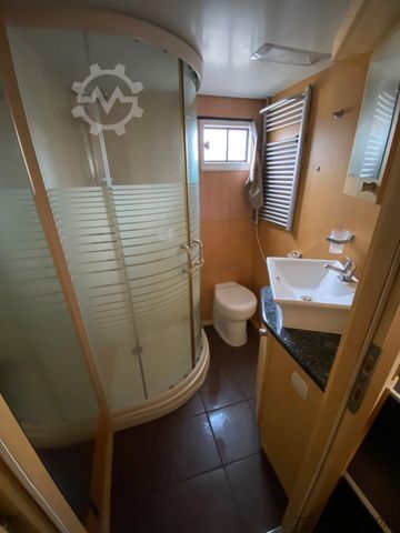 Cattle truck MAN 12 220 5 Pferde Wohnung