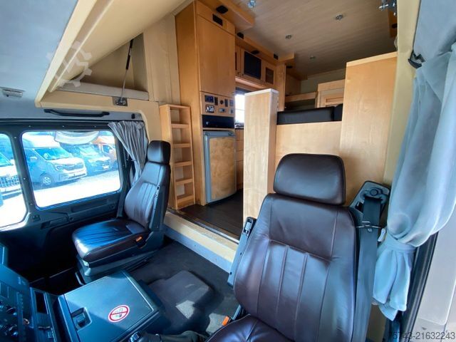 Cattle truck MAN 12 220 5 Pferde Wohnung