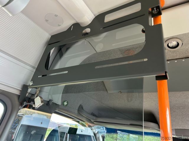 Minibus MERCEDES-BENZ Sprinter 516 City 35 - neuer Motor EVOBUS 45 65