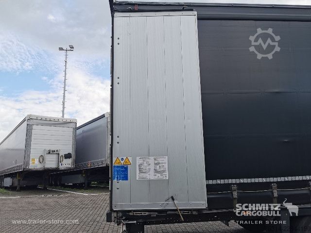 Åben sættevogn med presenning Schmitz Cargobull Curtainsider Mega Getränke