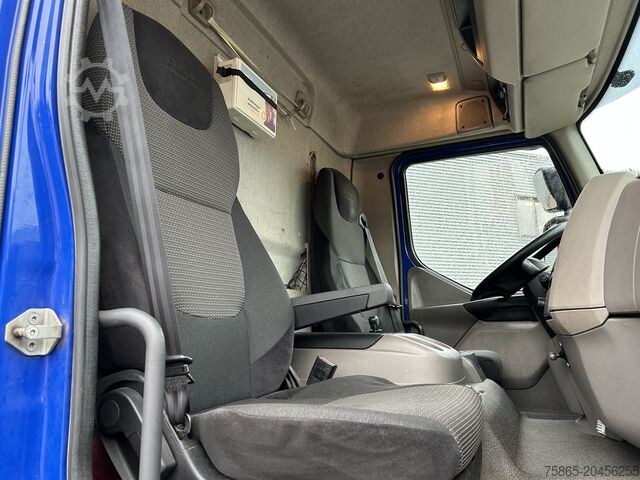 Przesuwana plandeka DAF LF 210 FA / 12 Ton / 471 dkm / Curtainside / Lo...