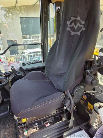  Komatsu WA320-8E0