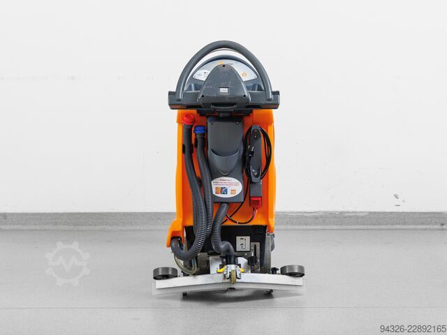 TASKI SWINGO 755 B nove baterije Taski Swingo 755 B - 2014y - 1935 m²/h