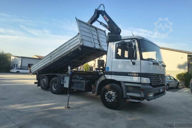 Basculantă Mercedes-Benz Actros 1831 GRU E RIBALTABILE