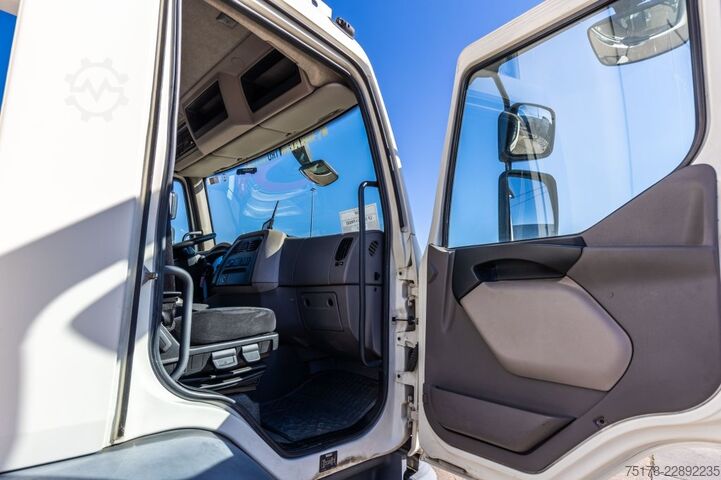 Transport refrigerat/congelat DAF LF55 250 +CHEREAU+THERMO KING+DHOLLANDIA1.5 T.