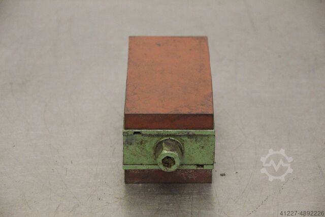 Fiksatörler 2 adet unbekannt 61-71 mm