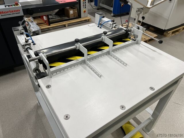Mesa de montaje de tapa dura Hard cover assembly table 810mm