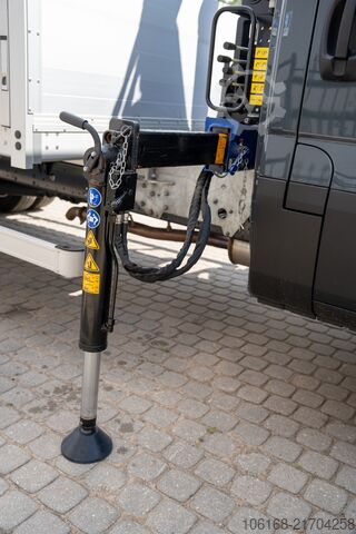 Furgon z żurawiem samochodowym Iveco Daily 70C18 Kran Hyva Pritsche 5 m